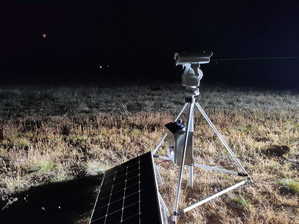 Robot disuasorio de aves láser de granja avícola, espantapájaros láser, árbol de huerta-Compañía de tecnología de disuasión láser